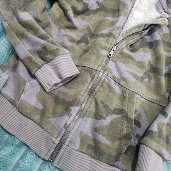 Kids Clothes Bundle - 4T - Picture 10 of 11